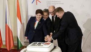 Premiéri V4: Krízu musíme vyriešiť pred jarnou utečenckou vlnou