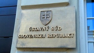 Poslanci tajnou voľbou zvolili troch kandidátov na ústavných sudcov