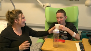 Dvaja mladíci po páde plošiny strávili mesiace v nemeckej nemocnici. Martin sa konečne vrátil domov