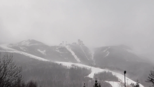 Pád lavíny vo Vysokých Tatrách si vyžiadal životy dvoch lyžiarov