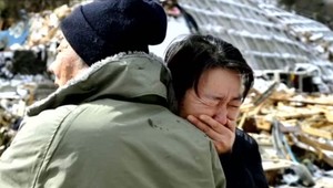 SEDEM ROKOV PO. Japoncov zasiahla ničivá vlna cunami