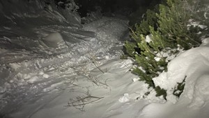 V Tatrách platí vysoký stupeň lavínového nebezpečenstva. Turistika je náročná