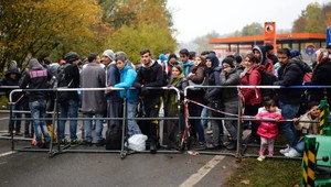 Rakúšania nezvládajú nápor migrantov, zatvorili hranice