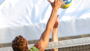 Na piesku v Nových Zámkoch triumf Mračka so Šrámkom