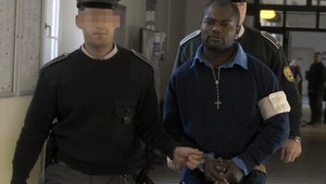 Nigérijčan tvrdí, že k pašovaniu kokaínu ho prinútili