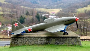 Unikátne divadlo na Dukle. Vojenská stíhačka skončila vo vyhliadkovej veži