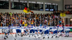 Rozlúčili sa víťazstvom. Hokejisti Slovenska na Nemeckom pohári bojovali o trofej