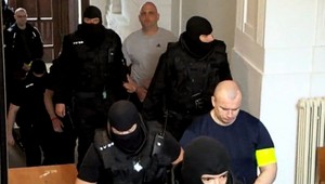 Členovia gangu okolo Adamča na súde všetko oľutovali