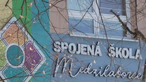Šok v Medzilaborciach: Gymnázium sa napriek plánom rodičov nezriadi pod mestom