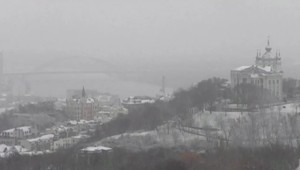 325. deň na Ukrajine: Ruský útok prerušil prezidentské voľby na ambasáde v Kyjeve