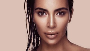 Drogy v kúpeľni?! Toto VIDEO Kim Kardashian možno trpko oľutuje