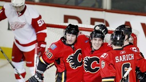 Calgary výhrou nad Detroitom zveľaďuje náskok