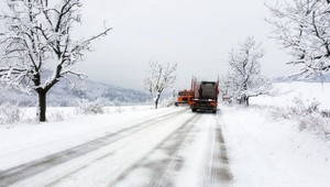 Slovensko zasypal sneh, spôsobil dopravné problémy