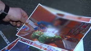 Zavraždil svoju partnerku a odpykáva si trest. Ich syn je ale v opatere macochy, vlastná rodina o neho 2 roky bojuje