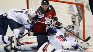 Kanada zdolala Ameriku a Rusi strelili Švédom sedem gólov