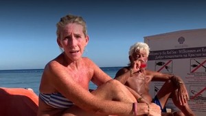 TV JOJ oslovila v Egypte manželov, ktorí lietali s cestovkou Thomas Cook. Prezradili, ako sa na podobné situácie pripravujú