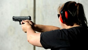 Maďari chcú na školách zriadiť strelnice