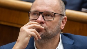 Sulík o téme spaľovacích motorov: Bežný Slovák si elektromobil jednoducho nemôže dovoliť