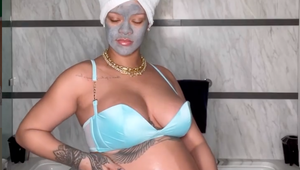 Dokonalá! Sotva tri mesiace po pôrode sa Rihanna predviedla v sexi spodnej bielizni!