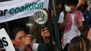 Francúzsko, Nemecko a Británia požadujú pomoc pre Gazu. Demonštranti žiadajú zastaviť hladomor