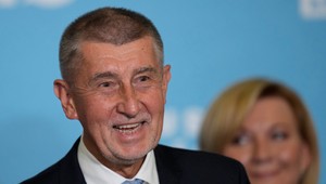 Nad českou pomocou Ukrajine sa zmráka. O jej osude rozhodnú voľby