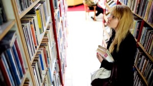 Jeseň je obdobím knižných sviatkov. Ponuka je mimoriadne bohatá