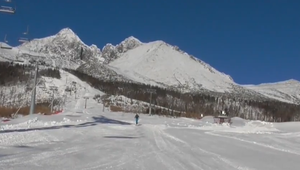 Zjazdovka v Tatranskej Lomnici sa dočkala otvorenia. Lyžiari si to nevedeli vynachváliť