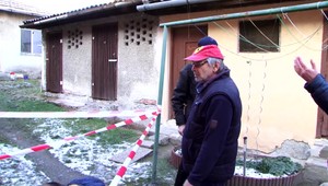 Kuriózna nehoda v Krupine: Pod autom sa prepadla zem