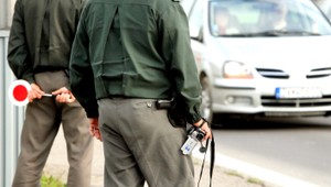 Policajti vraj zarábajú 1200 €, žiadneho sme s takým platom nenašli