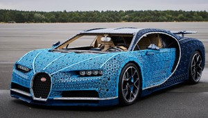 Lego postavilo funkčný Bugatti Chiron v životnej veľkosti: Model váži 1,5 tony a skutočne jazdí