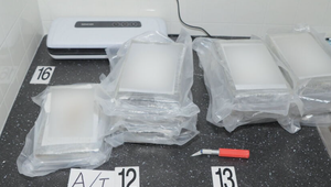 Kokaín vo fľašiach s alkoholom: Polícia odhalila gang pašerákov