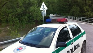 Dráma v Krompachoch. Policajtov šokoval samuraj s mečom