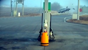 VIDEO: Vodič Octavie spravil na diaľnici niekoľko kotrmelcov