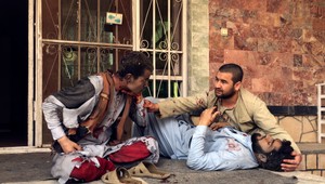 Počas odovzdávania cien novinárom vybuchla bomba, jedna osoba zomrela