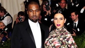 Kanye West zasypal Kim Kardashian na Deň matiek kvetmi