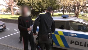 Vyhrážal sa zabíjaním v škole: Súd ponechal 15-ročného školáka za mrežami