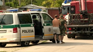 Zavinil nehodu, pri ktorej zomrela mladá žena. Polícia ho podozrieva aj z drogovej trestnej činnosti