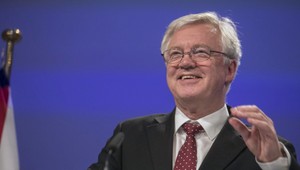 Minister pre brexit David Davis po hádke s premiérkou May odchádza z postu