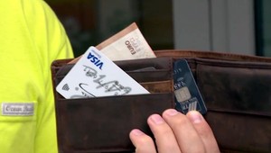 Dovolenka vás nemusí vyjsť draho. Pri platení sa držte týchto rád