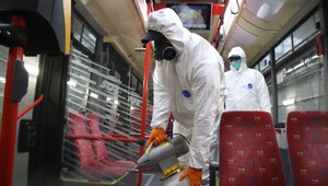 Pozreli sme sa na hygienické opatrenia vo verejnej doprave: Takto to vyzerá v MHD, vlakoch, taxíkoch či lietadlách