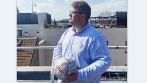 Bizár, aký sa len tak nevidí! Otec zaplatil, aby syn mohol hrať zápas