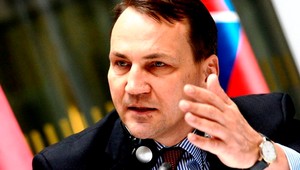 Za odpočúvaním je organizovaný zločin, zlostí sa Sikorski