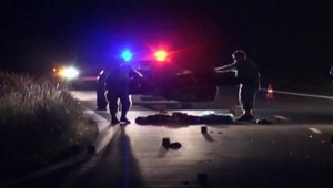 Neprežil zrážku s nákladiakom. Mladý chodec skočil rovno pod kolesá