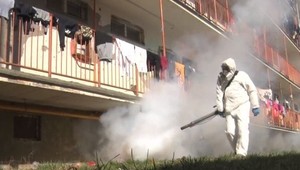 Korona TeMerel. V prešovskej Starej Tehelni vytiahli do boja proti koronavírusu aj nápisy v rómčine