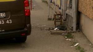 Auto taxi služby vpálilo do zastávky MHD, šofér zomrel na mieste