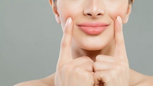 Trápia vás  ZAPÁLENÉ KÚTIKY ÚST? Možno vám chýbajú VITAMÍNY a ste V STRESE