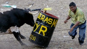 Šialení toreadori: Opití vstúpili do arény