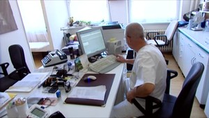 Spor medzi Všeobecnou zdravotnou poisťovňou a lekármi pretrváva. Dôsledky znášajú aj pacienti