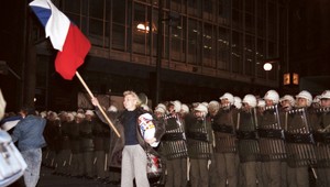 22 ROKOV PO - 20.11.1989 - Búria sa herci aj študenti