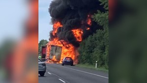 VIDEO: Kamión na diaľnici zachvátili plamene